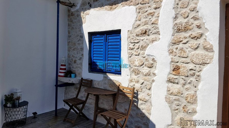 Bribir- etaža kuće sa dijelom dvorišta - 2