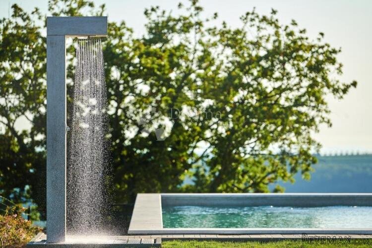 DIVNA VILLA S BAZENOM I OTVORENIM POGLEDOM - 12