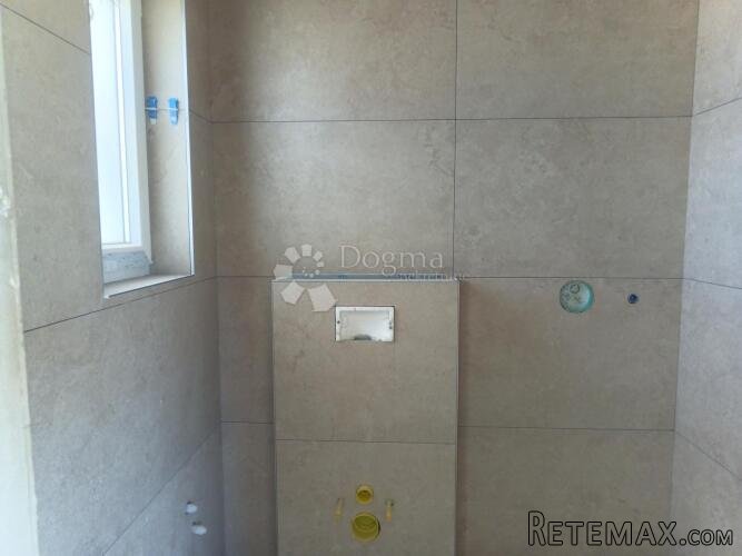 Dvoetažna kuća s bazenom i krovnom terasom - 3