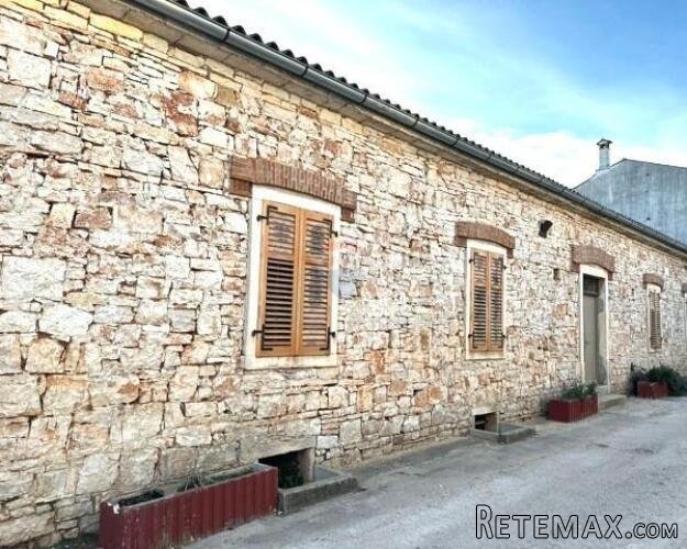 Istra, prekrasna autohtona nekretnina od 560 m2 sa šternom - 3