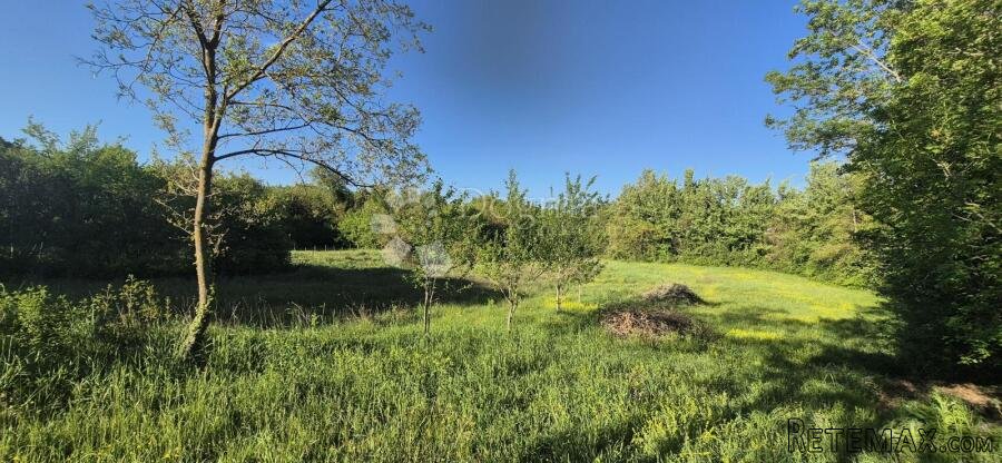 Kombinirano građevinsko 950 m2 +poljoprivredno zemljište 17 - 3