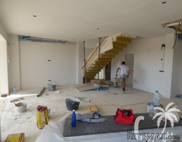 Modern Villa located within 15 minutes walking distance of.. - 3