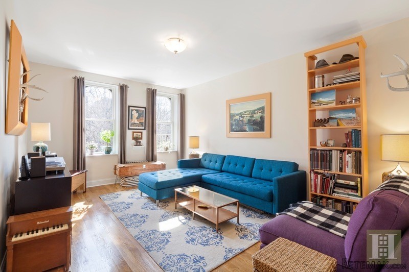 3 bedroom Apartment For Sale: 811..