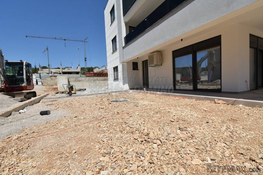 Apartman u novogradnji s okućnicom! Grad Krk! - 6