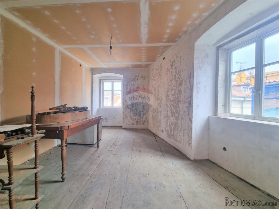 RIJEKA,CENTAR- stan 130 m2 za investiciju - 6