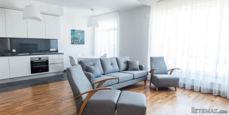 Modern Apartment In Quiet City Center..