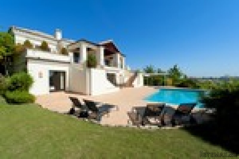4 Bedrooms - Villa - Malaga - For Sale