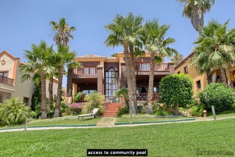 Villa for sale in Golden Mile..