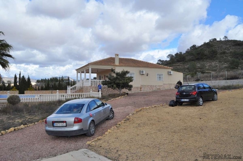 Great Villa With Large Pool - 2