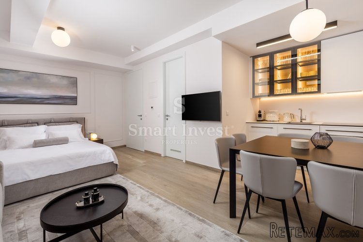 OPATIJA – CENTAR, luksuzan stan 1S+DB u vili 1. red do mora..
