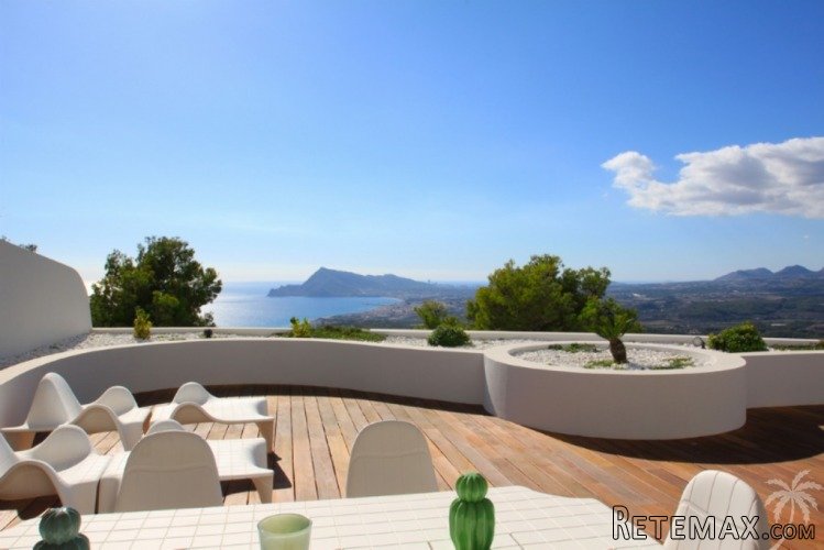 This amazing apartment is situated in a private development..