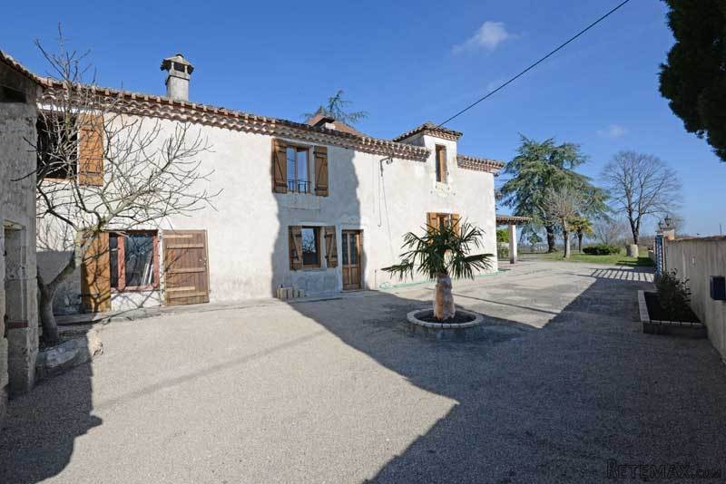Large Stone Farmhouse In 3 Acres.. - 2