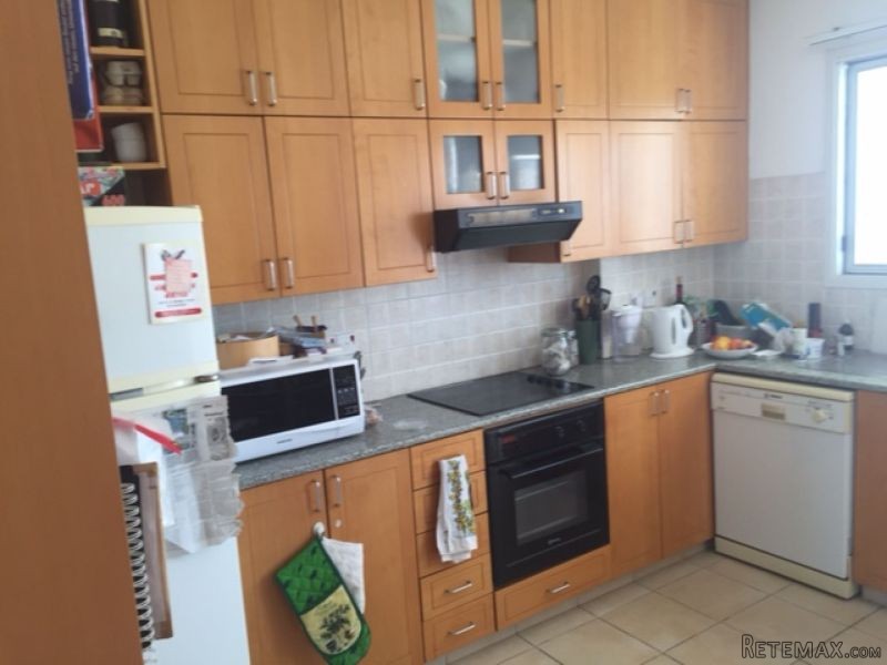 Great location-3 bed penthouse in Ayios..