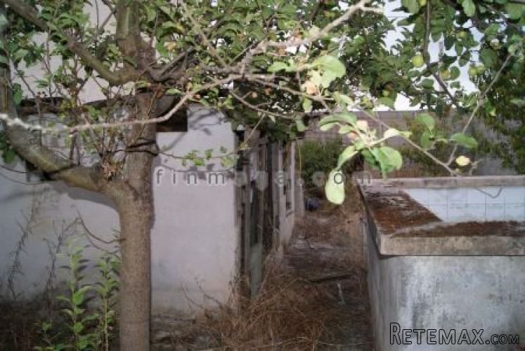 Plot of land of 136 m2 with newly built house of 32 m2.. - 2