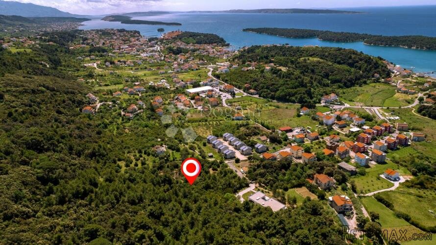 Samo kod nas! Atraktivno građevinsko zemljište 3150m2 u Pali - 2