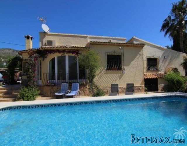 Charming detached villa on a flat plot in a quiet..