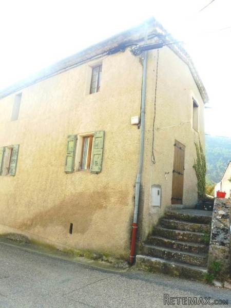 Village House On 2 Levels In Need Of.. - 2