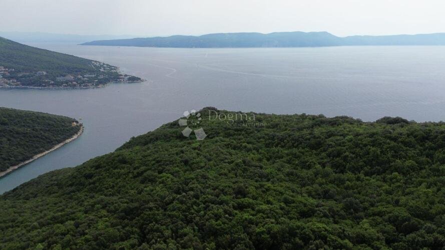 RABAC - ATRAKTIVNO ZEMLJIŠTE UZ SAMO MORE