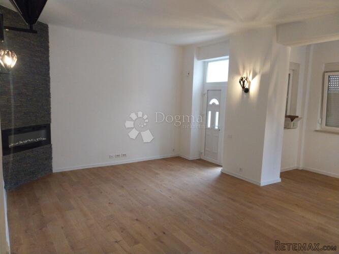 Opatija -153m2,4skl u villi kompletno adaptiran - 2