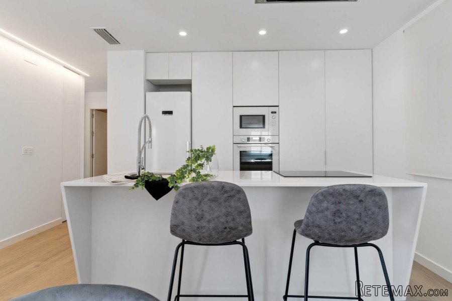 Apartamento de 3 amplios dormitorios con 2 baños completos.. - 3