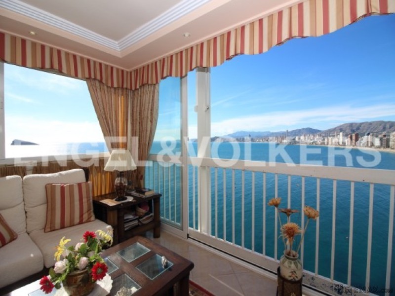 Beautiful Apartment With Direct Access..