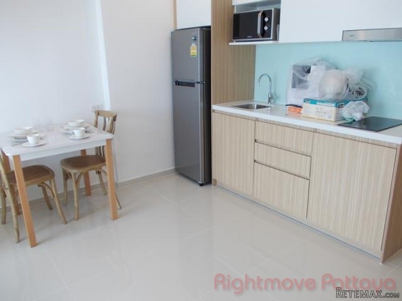 1 Bedroom Condo for sale in Wongamat -.. - 2