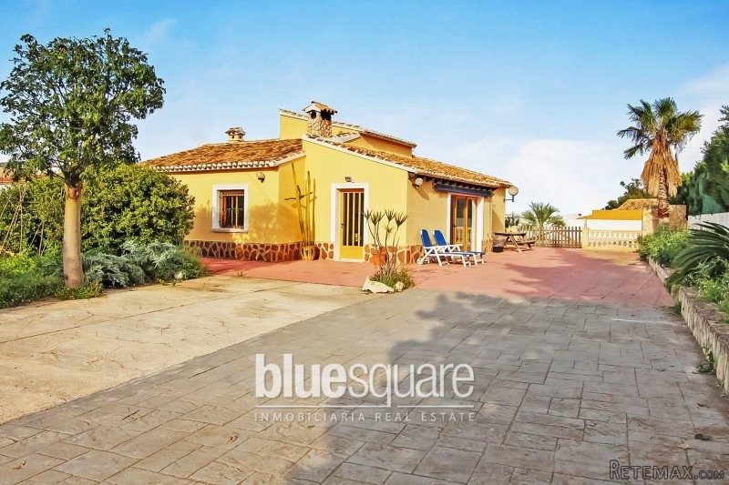 3 bedroom villa in Gata de Gorgos close..