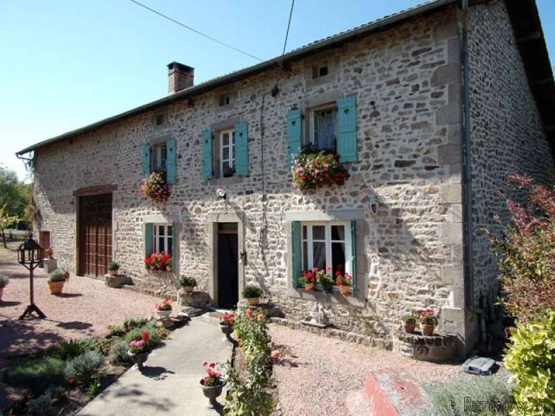 Fully Renovated Stone Farmhouse With 3..