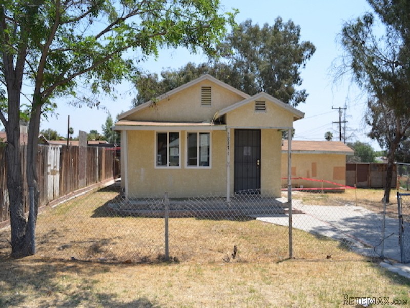 2027 Owens St Bakersfield, CA, 93305..