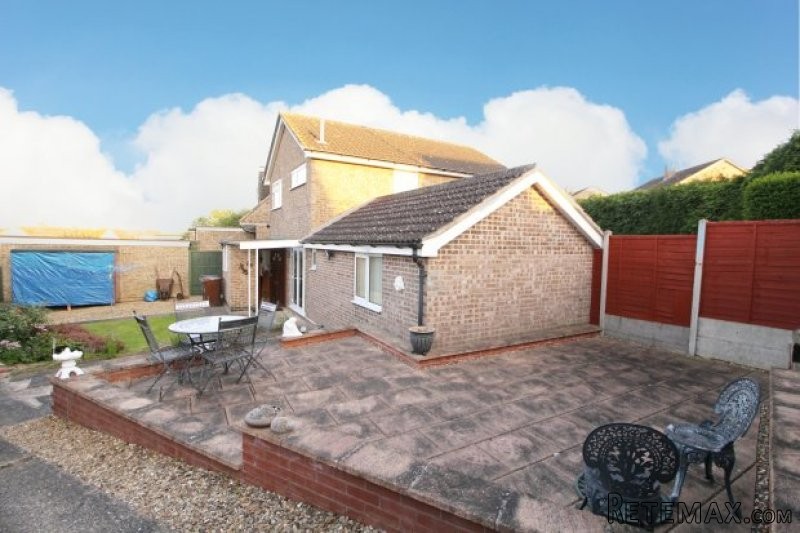 3 bedroom, Detached House house for sale - 2
