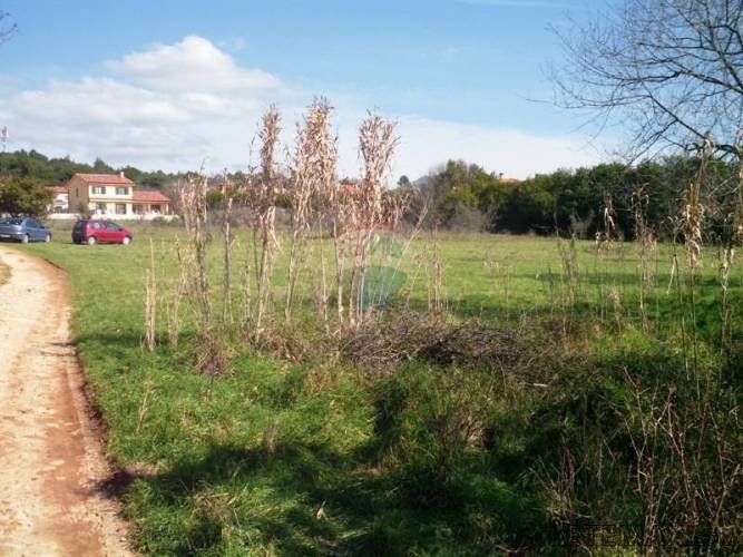 Istra,Pula-Monteserpo, urbanizirano zemljište 1850 m2 - 4