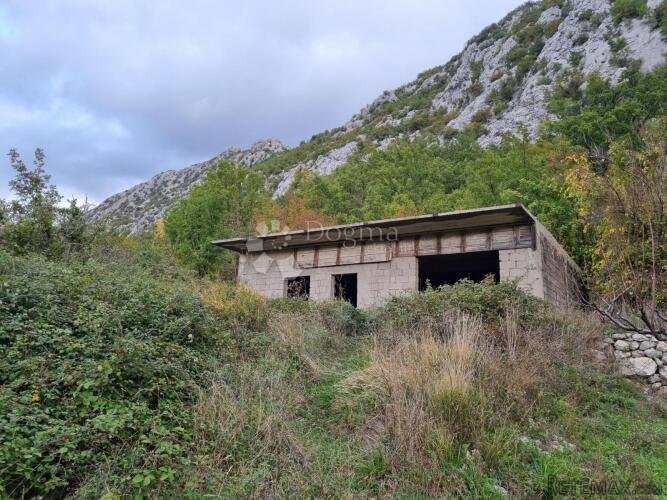 U Omiškom zaleđu Roh-Bau kuća i zemljište - 3
