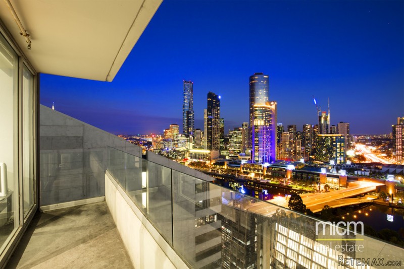 Enjoy Uninterrupted Southbank and Bay.. - 2