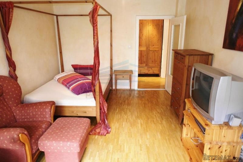 1 Zimmer Apartment mit Kuche, Bad..