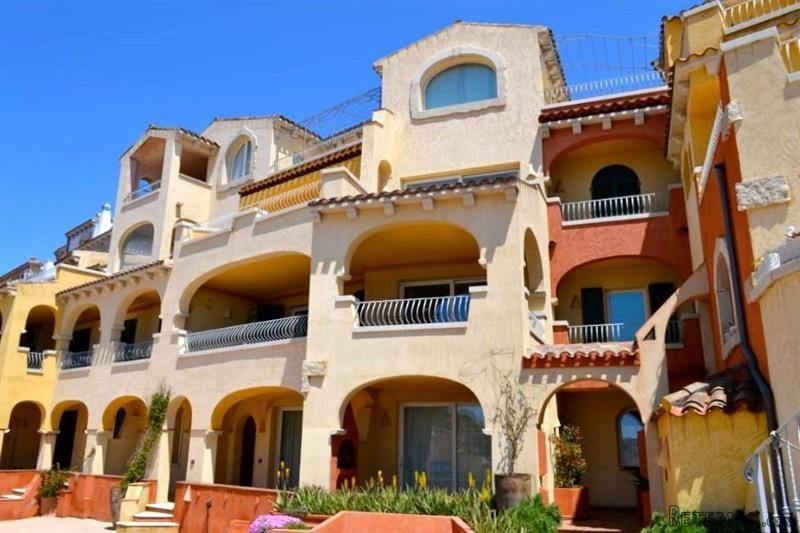 3 bedroom Apartment For Sale: La..