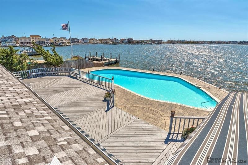 5 bedroom Detached House For Sale: 333..