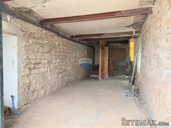Rovinj centar - Poslovni prostor 1. red do mora