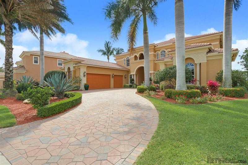 5 bedroom Residence For Sale: Palm..