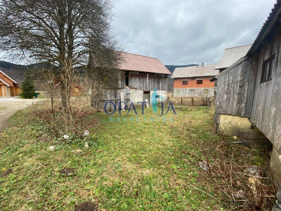 Jasenak - građevinsko zemljište sa štalom, građevinom pol.. - 2