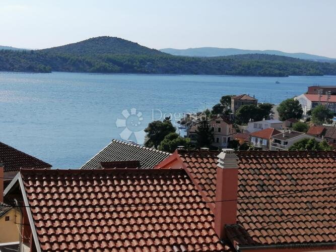 ŠIBENIK, stan u centru blizu mora sa panoramskim pogledom