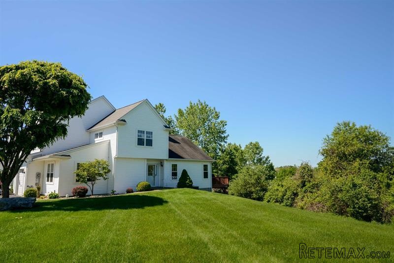 3 bedroom House For Sale: 30.. - 2