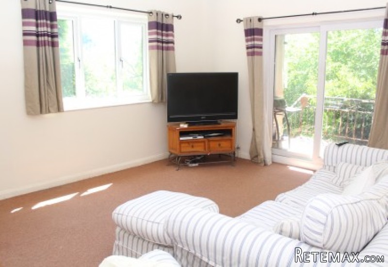 Thie Jissa, Main Road, Glen Vine - 2