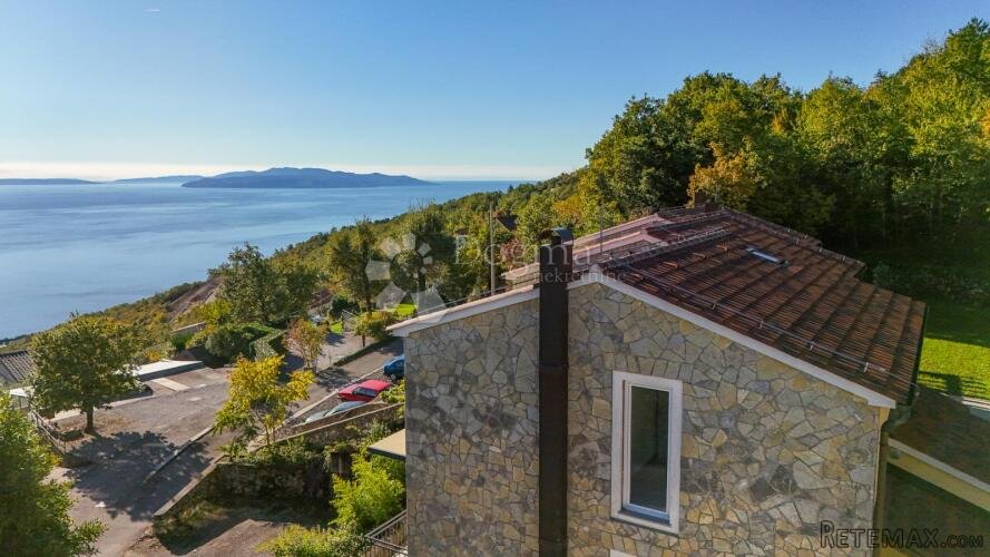 Premium kuća u nizu – Bazen, garaža, podno grijanje - 2