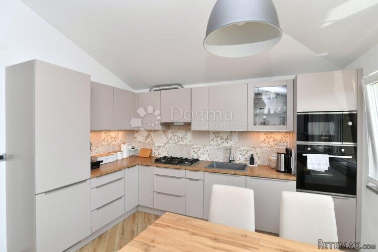 Luksuzni Penthouse s pogledom na more
