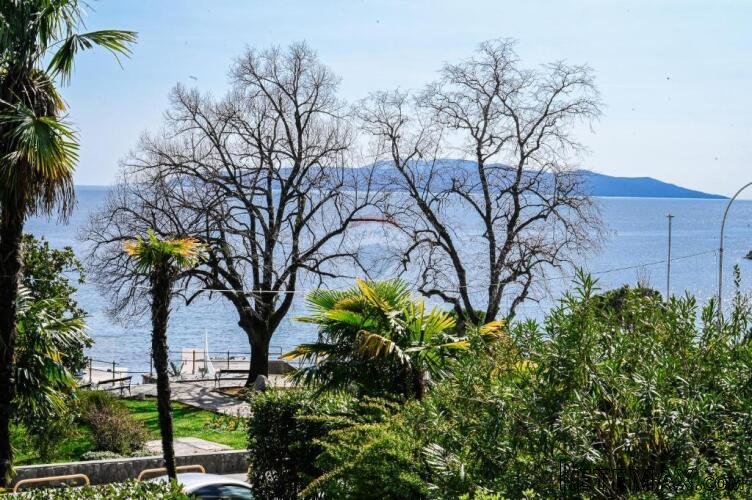 OPATIJA,IČIĆI- stan s parkingom, prvi red do mora - 3