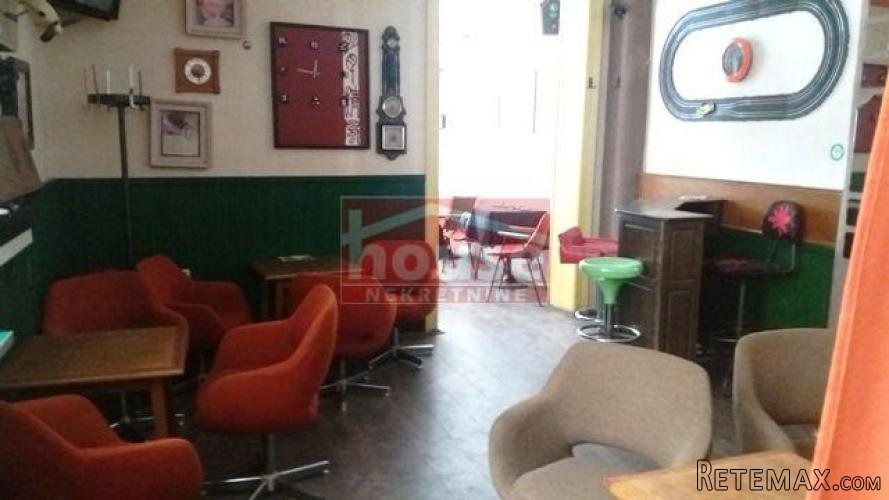 Agencijska oznaka je 9106971, Novi Sad, Centar- pešačka z..