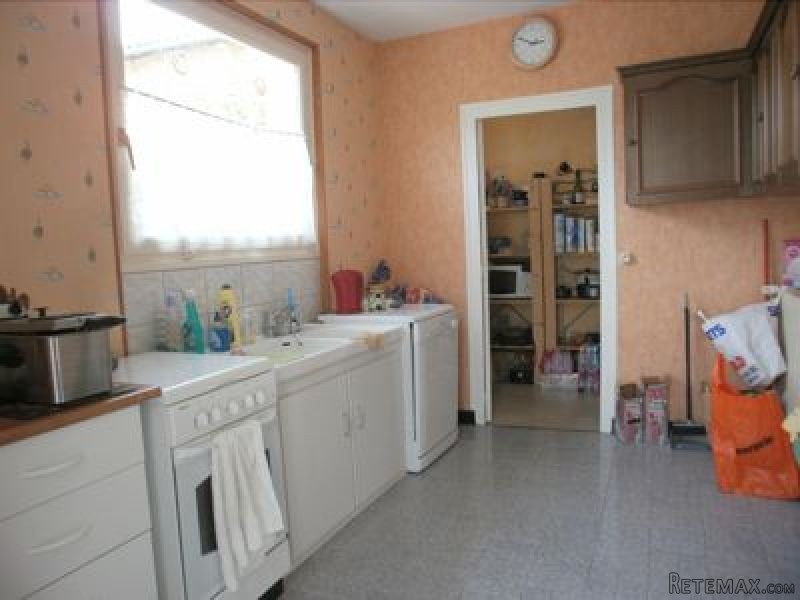 2 Bed Bungalow, Garage + Garden - 2