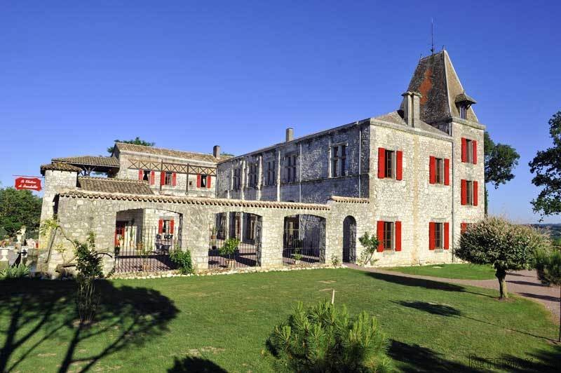 Breathtaking Renaissance Chateau. 8.. - 2
