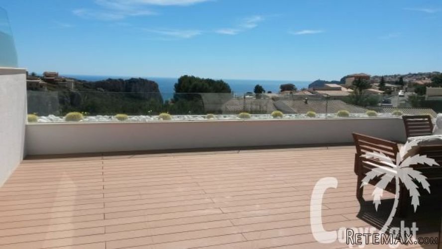 Modern apartment, built in 2014, with a spacious south..