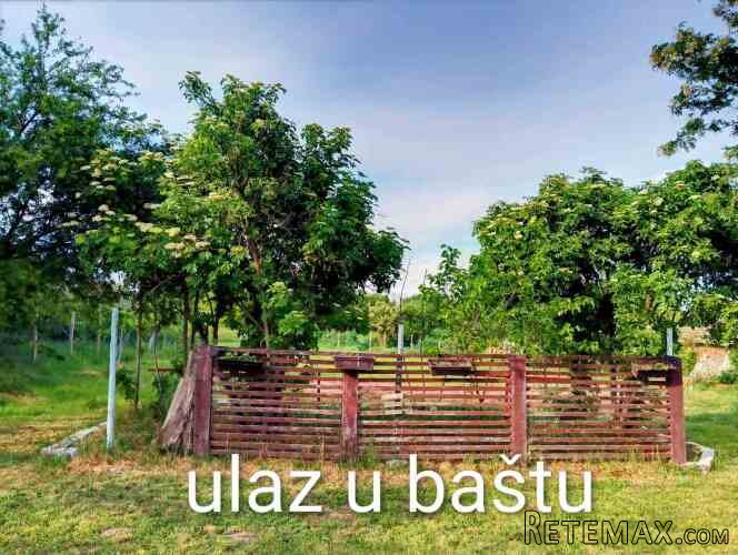 Prodajem kucu u Banatskoj Dubici - 9